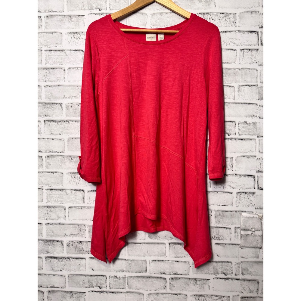 Chicos Zenergy Red Sharkbite Tunic Top 3/4 Tab Sleeve Size 1 Medium Slub Knit